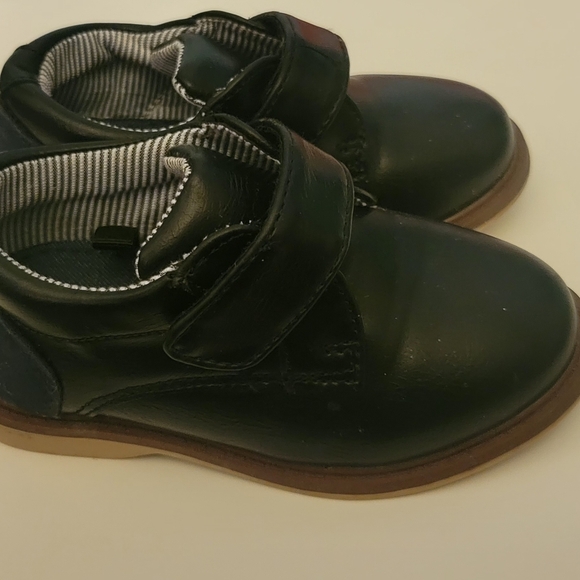 Toddler Shoes Size6 - Picture 2 of 5